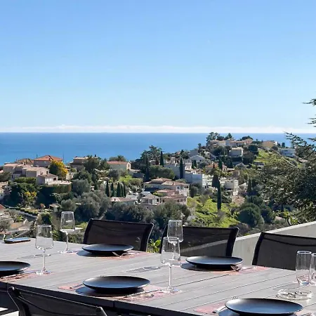 Hébergement de vacances Magnifique Vue Mer&montagne Avec Piscine