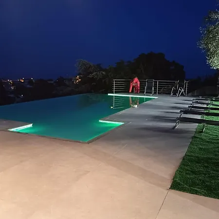 Hébergement de vacances Magnifique Vue Mer&montagne Avec Piscine *
